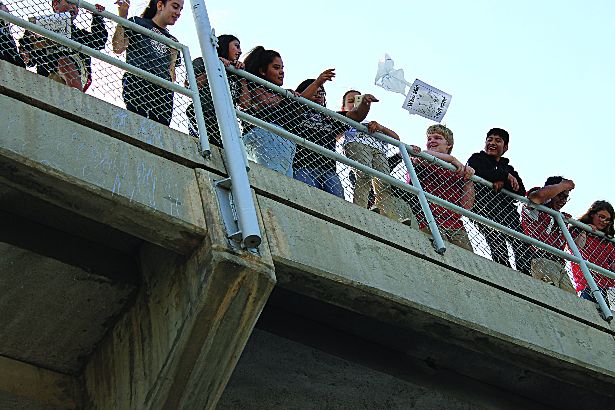 Students do egg drop experiment Dodge City Daily Globe